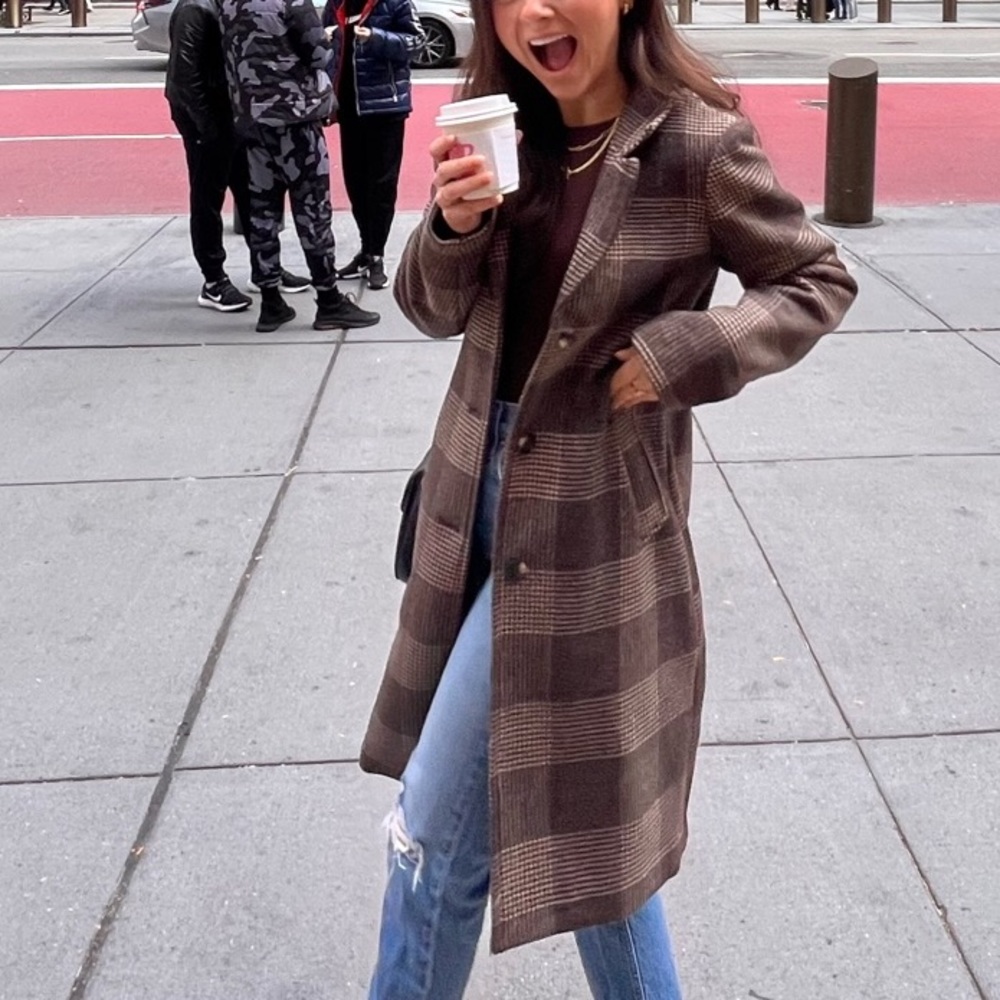 Abercrombie & Fitch Women's Brown and Cream Coat Plaid